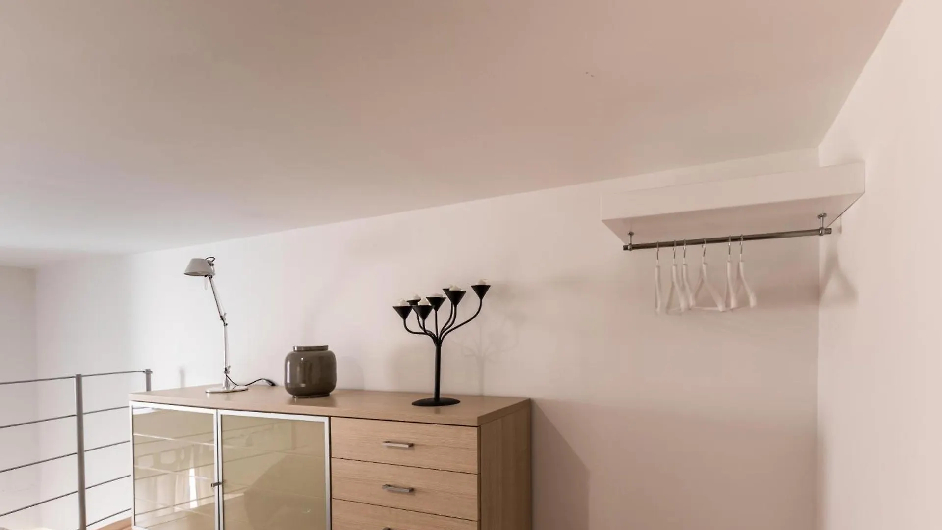 Etnart Gallery House كاتانيا إيطاليا