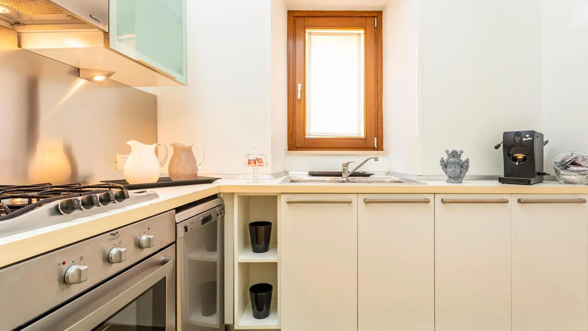 Etnart Gallery House كاتانيا شقة