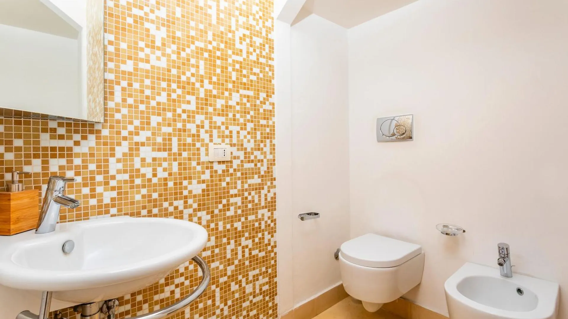Etnart Gallery House كاتانيا شقة