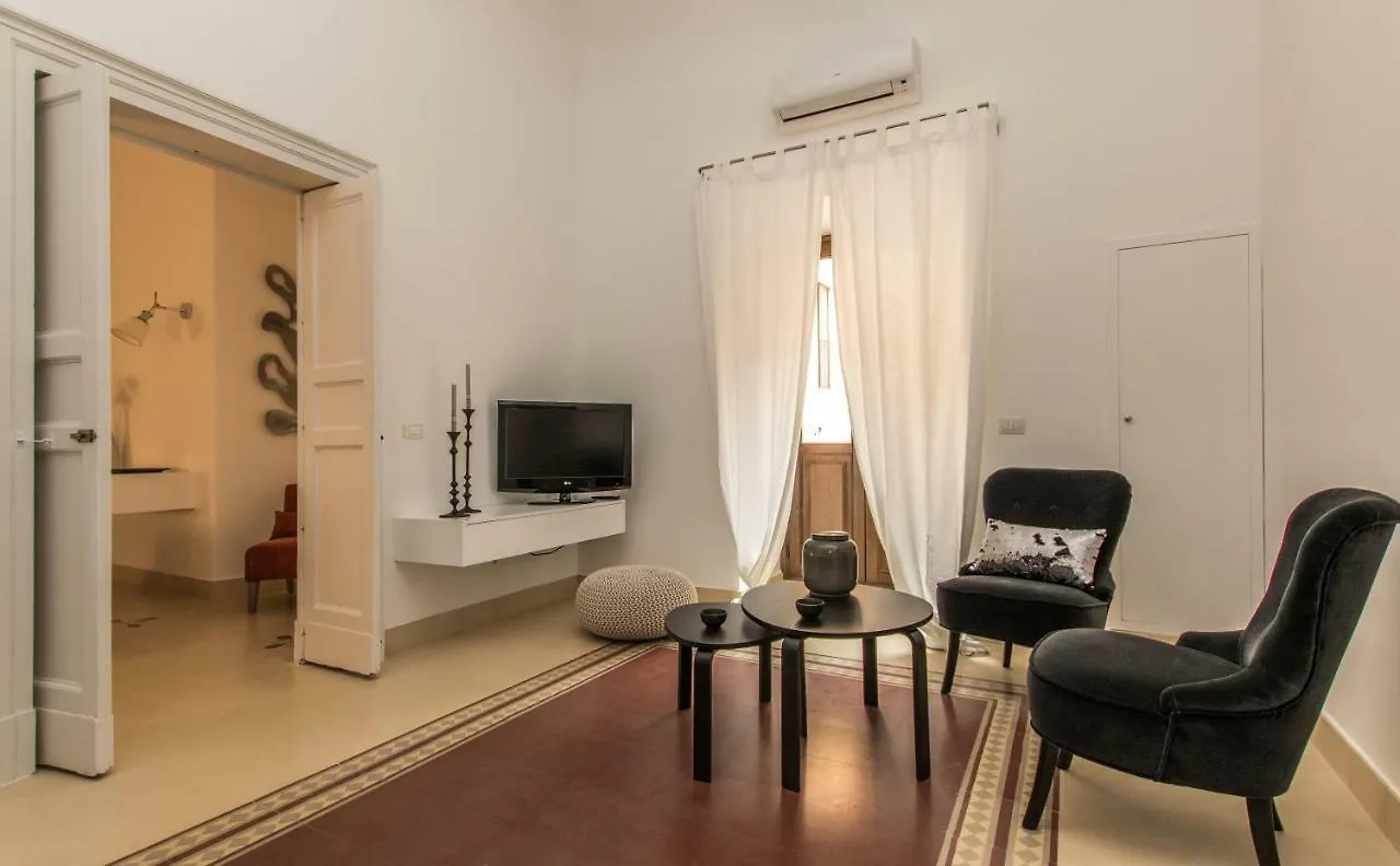 Etnart Gallery House كاتانيا 0*,