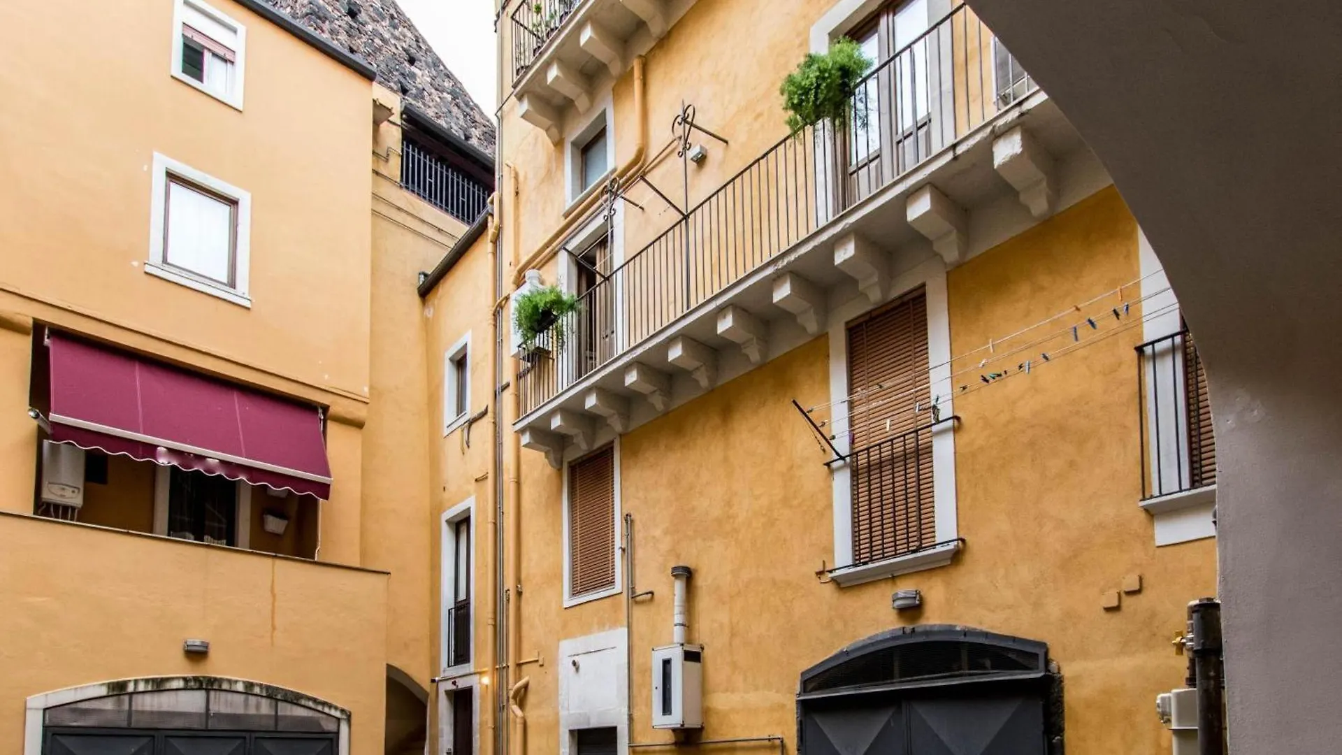 Etnart Gallery House Catania 0*,