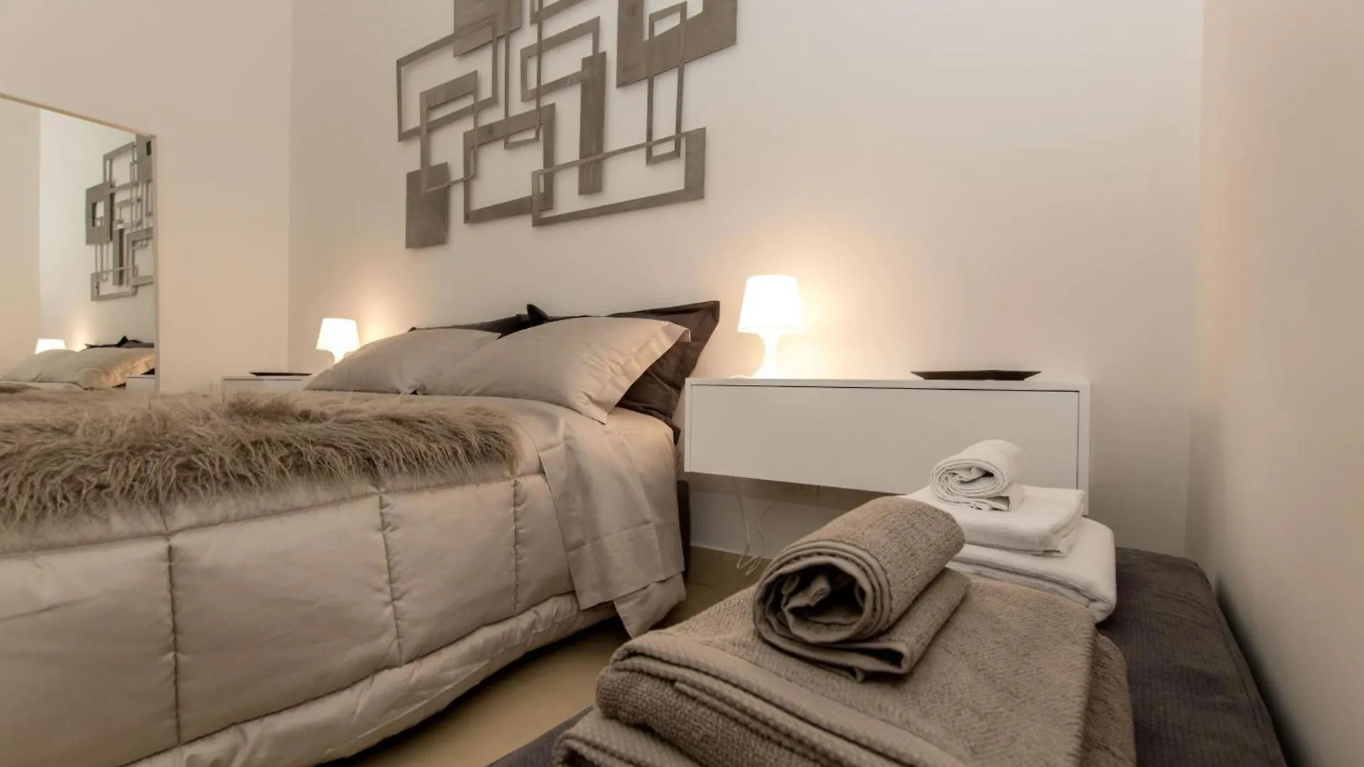 Etnart Gallery House Catania 0*,  Italy