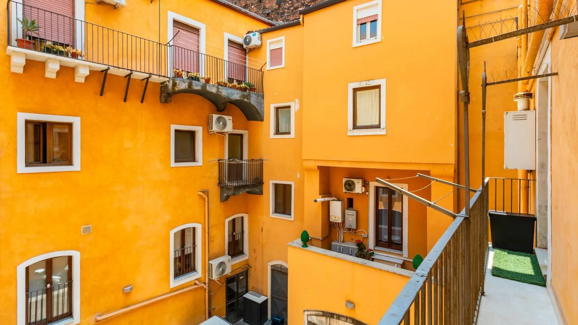 Etnart Gallery House Catania